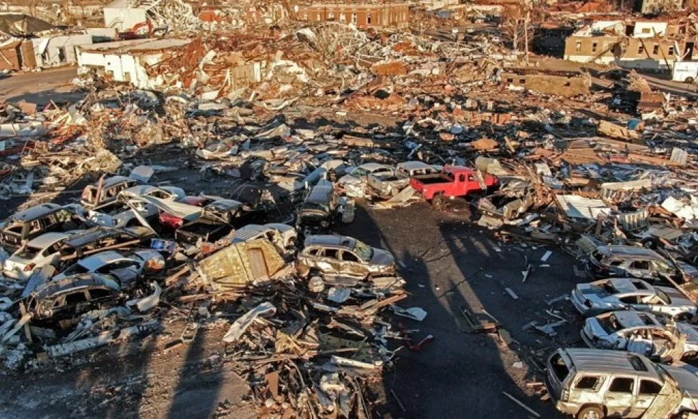 ΗΠΑ: Σε κατάσταση μείζονος καταστροφής κηρύχτηκε το Κεντάκι λόγω των φονικών ανεμοστρόβιλων